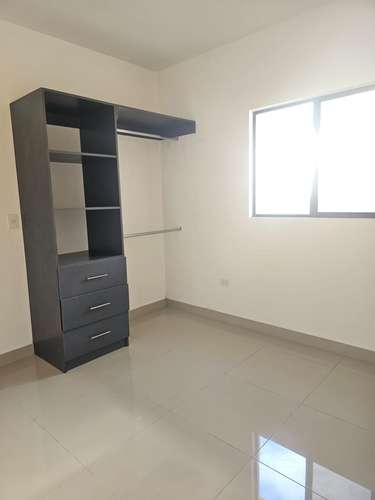 Casa nueva en renta en Residencial La Paz, Managua | 3 hab + servicio · Piscina · US$ 1,100 - Imagen 5