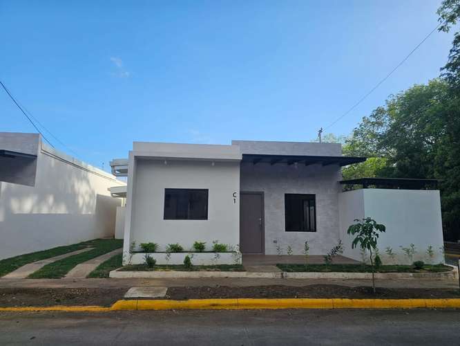 Casa nueva en renta en Residencial La Paz, Managua | 3 hab + servicio · Piscina · US$ 1,100 - Imagen 2