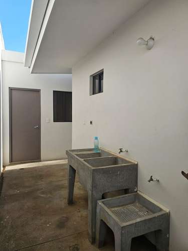 Casa nueva en renta en Residencial La Paz, Managua | 3 hab + servicio · Piscina · US$ 1,100 - Imagen 14