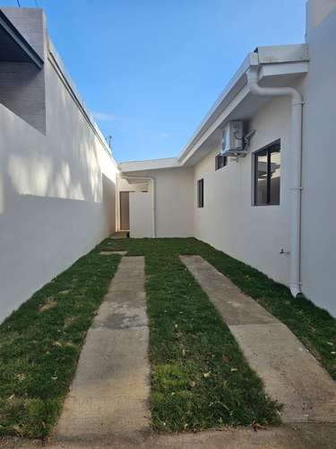 Casa nueva en renta en Residencial La Paz, Managua | 3 hab + servicio · Piscina · US$ 1,100 - Imagen 13