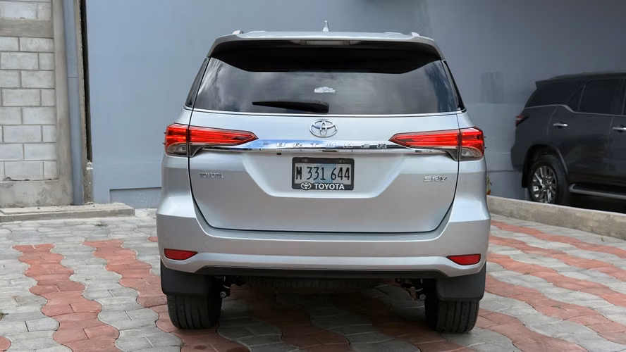 Toyota fortuner  - Imagen 8