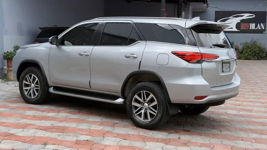 Toyota fortuner  - Imagen 3