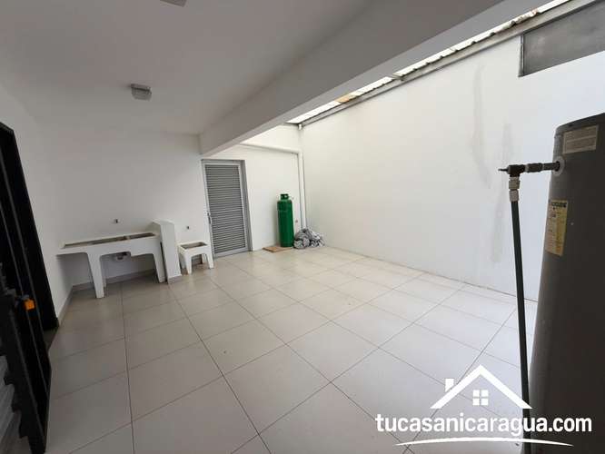  STUNNING HOME FOR SALE IN BALCONES DE SANTO DOMINGO, MANAGUA  - Imagen 7