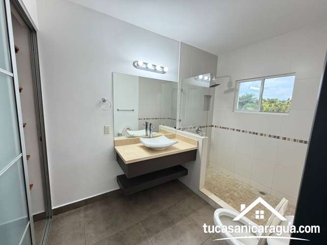  STUNNING HOME FOR SALE IN BALCONES DE SANTO DOMINGO, MANAGUA  - Imagen 11