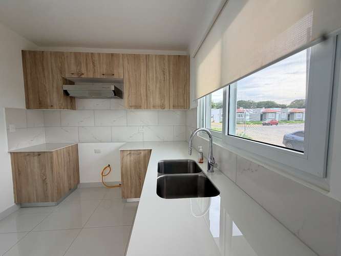  SE RENTA MODERNA CASA DE 2 PLANTAS EN LAS COLINAS, MANAGUA - Imagen 8