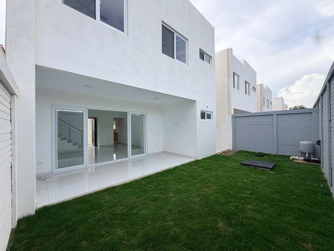  SE RENTA MODERNA CASA DE 2 PLANTAS EN LAS COLINAS, MANAGUA - Imagen 5