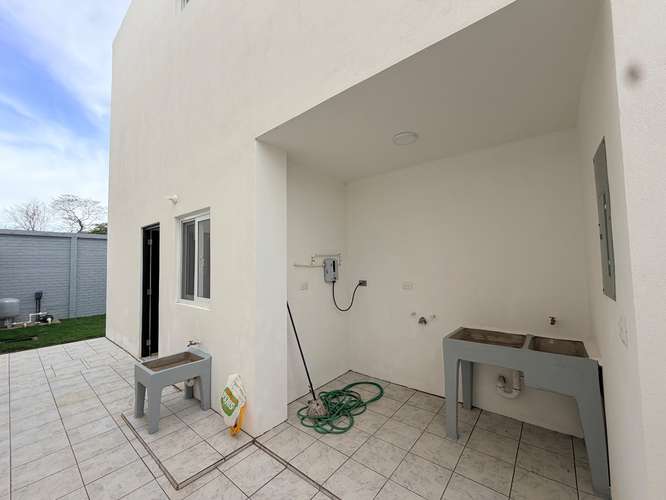  SE RENTA MODERNA CASA DE 2 PLANTAS EN LAS COLINAS, MANAGUA - Imagen 18