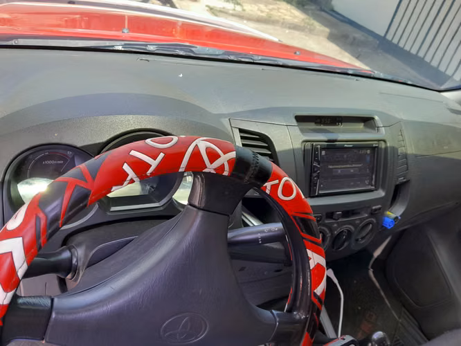 Vendo Toyota Hilux año 2011 (4x2 baja original) - Imagen 6