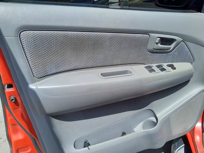 Vendo Toyota Hilux año 2011 (4x2 baja original) - Imagen 5