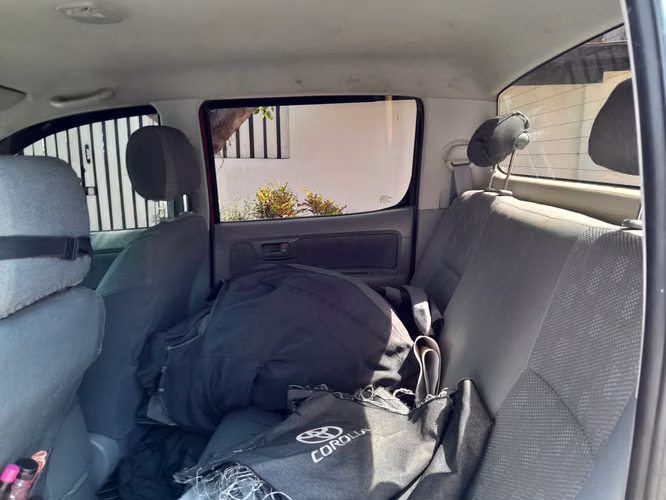 Vendo Toyota Hilux año 2011 (4x2 baja original) - Imagen 7