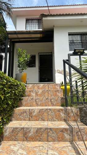 Renta de Casa Amueblada de dos plantas en Esquipulas!! MP - Imagen 1