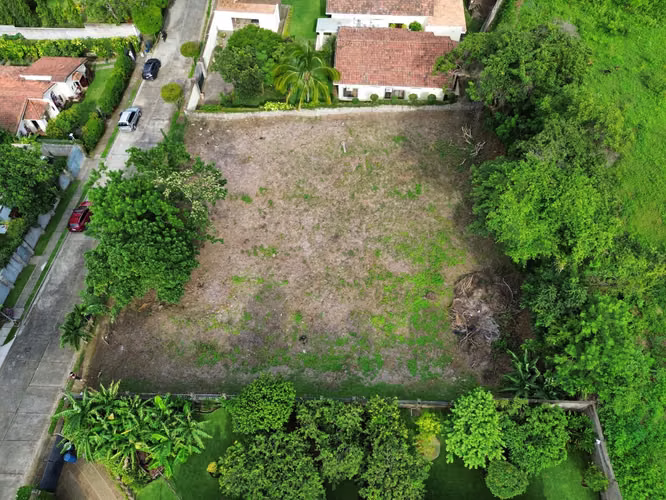 KC -  Terreno en Venta en Jardines de Santo Domingo - Imagen 2