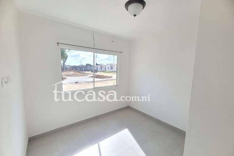 Renta casa nueva dentro de condominio con piscina comunal  - Imagen 7