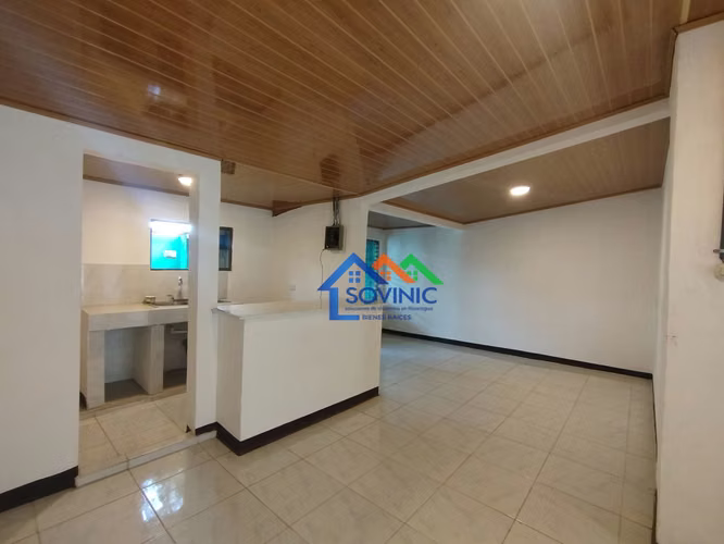 SE VENDE CASA EN VILLA SAN JACINTO CON LOTE DE TERRENO ADICIONAL - Imagen 3