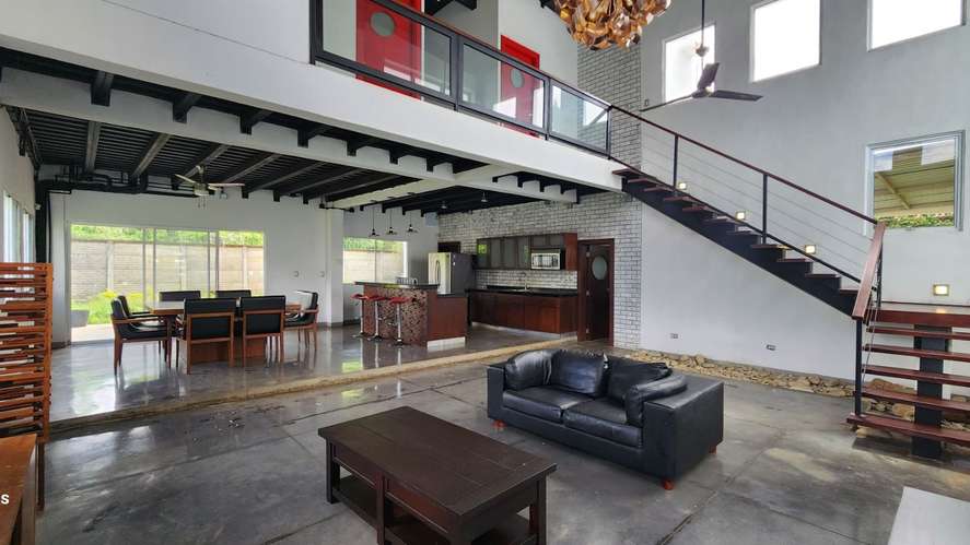 Alquiler de Casa en Las Colinas 