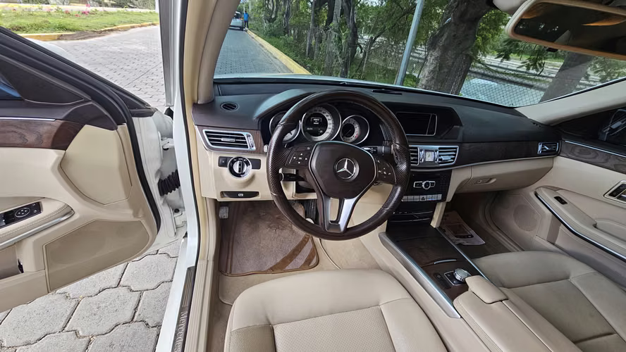 MERCEDES BENZ E250 2015