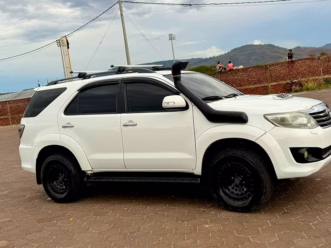 Fortuner srv 2013 - Imagen 3