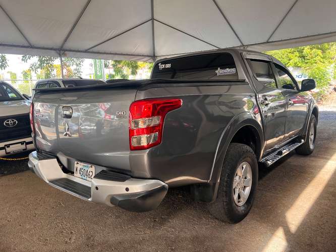 Mitsubishi L200 año 2017  -Mecanica 4x4  - Imagen 4