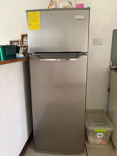 Refrijeradora Semiusada Marca Frigidaire