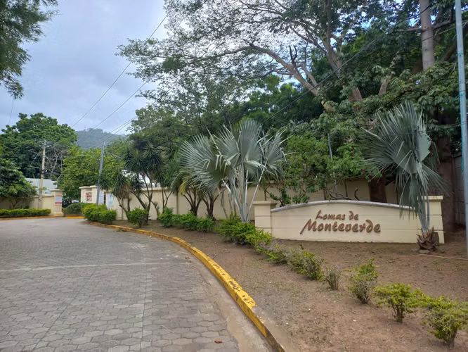 VENTA CASA EN RESIDENCIAL LOMAS DE MONTEVERDE! LAM 