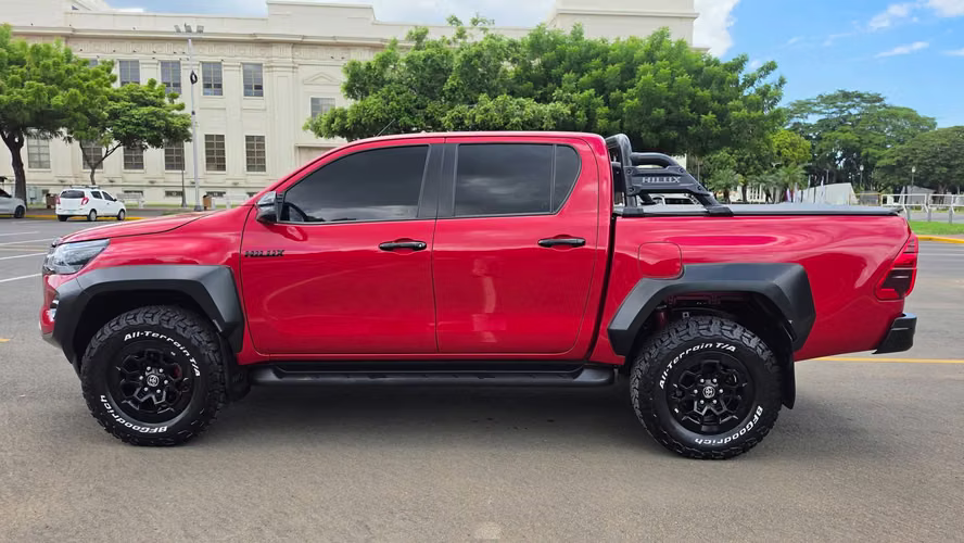 HERMOSA TOYOTA HILUX GR 2026