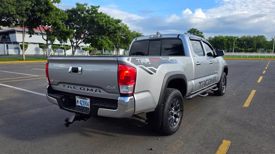 INIGUALABLE TOYOTA TACOMA 4X4 2016 - Imagen 5