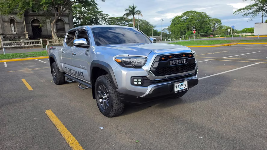 INIGUALABLE TOYOTA TACOMA 4X4 2016 - Imagen 3