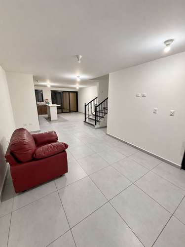 Casa en El Cortijo de la Sierra | 3 habitaciones + estudio y servicio | US$225,000 - Imagen 5