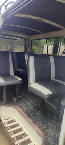 MICROBUS TOYOTA HIACE 