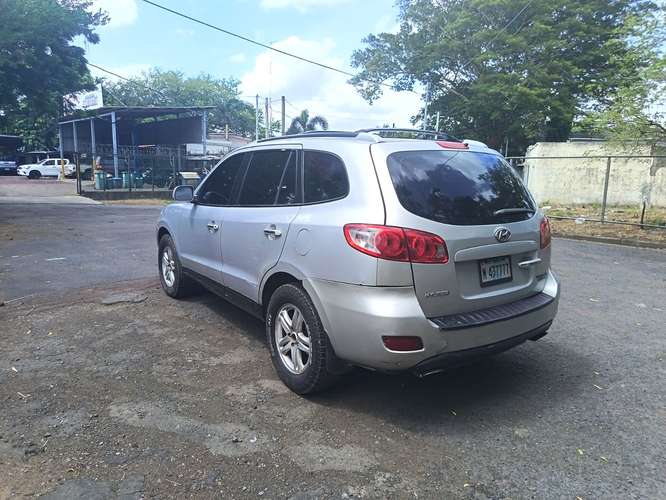 Santa Fe 2008 Diesel 3 Filas - Económica -Hoy Domingo U$5800 - Imagen 4