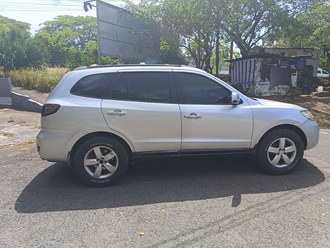 Santa Fe 2008 Diesel 3 Filas - Económica -Hoy Domingo U$5800 - Imagen 18