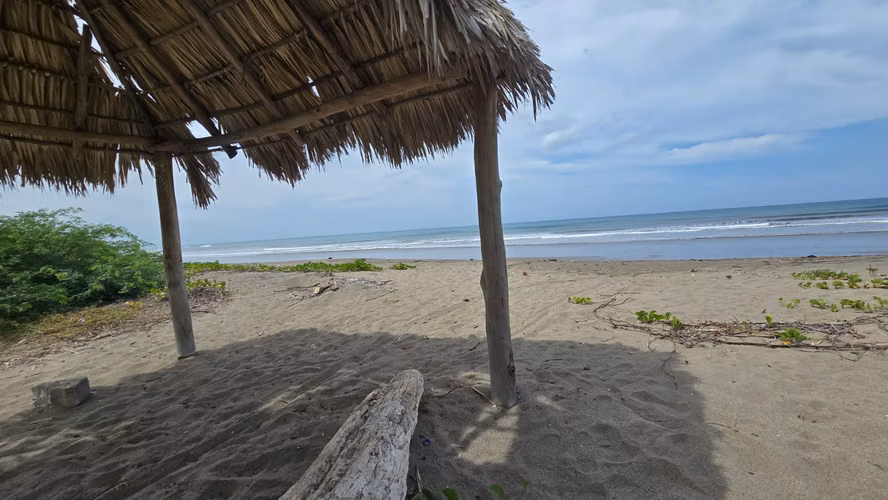 Se vende propiedad en Playa Quizalá con piscina a 2 cuadras de la playa, Derechos posesorios - Imagen 16