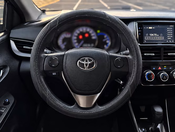 TOYOTA YARIS E 2022 || AUTOMATICO - Imagen 11