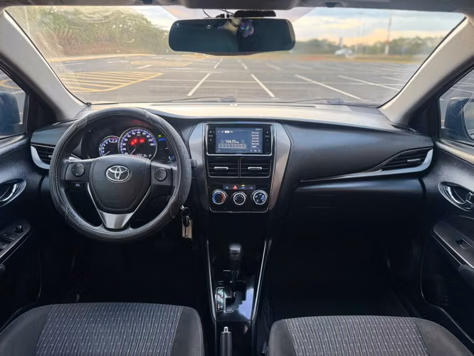 TOYOTA YARIS E 2022 || AUTOMATICO - Imagen 8