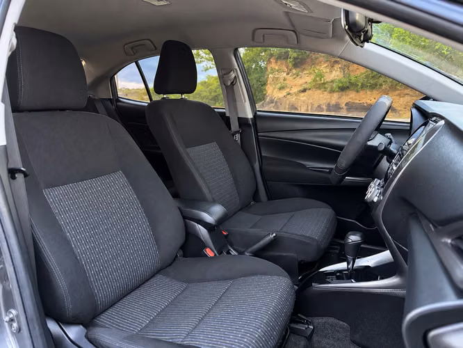 TOYOTA YARIS E 2022 || AUTOMATICO - Imagen 14
