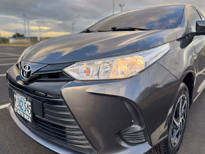 TOYOTA YARIS E 2022 || AUTOMATICO - Imagen 6