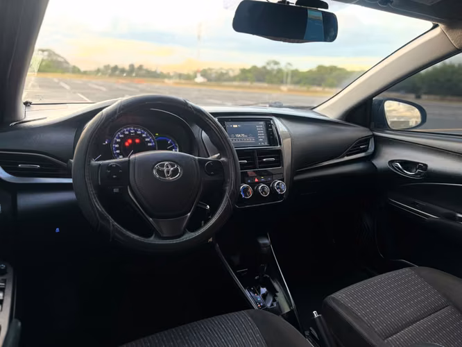 TOYOTA YARIS E 2022 || AUTOMATICO - Imagen 9