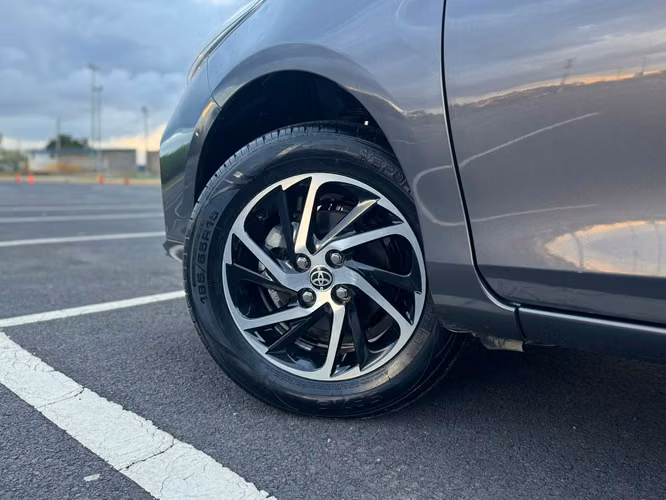 TOYOTA YARIS E 2022 || AUTOMATICO - Imagen 5