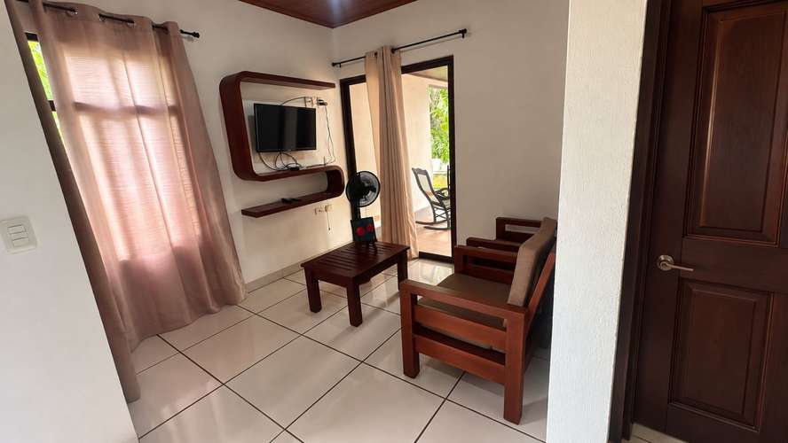 Apartamento amueblado en León – 1 habitación, terraza y estacionamiento