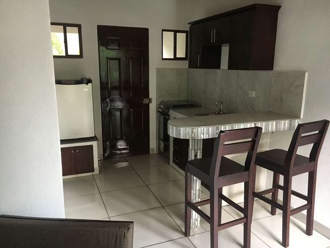 Apartamento amueblado en León – 1 habitación, terraza y estacionamiento