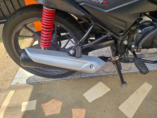 VENDO MOTO HONDA, MODELO CB 125 TWISTER, AÑO 2024, EXCELENTES CONDICIONES. - Imagen 7