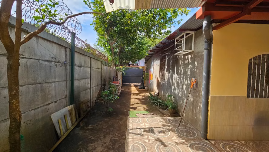 AG, SE VENDE CASA CERCANO A LA PUMA DE NINDIRI - Imagen 8