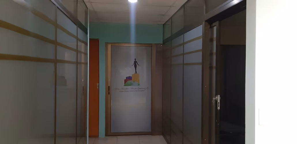 Alquiler de Modulo en Ofiplaza El Retiro  - Imagen 3