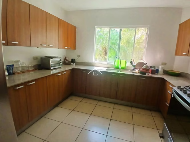 LL - Se Vende Linda Casa en Condominio en Las Colinas - Imagen 3