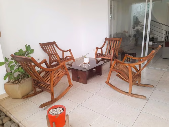 LL-Casa en Venta Amoblada en Condominio Cerca de Galerías Santo Domingo - Imagen 5