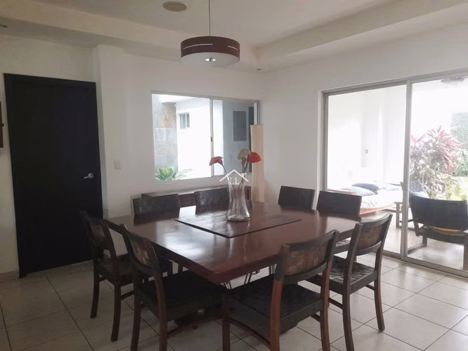 LL-Casa en Venta Amoblada en Condominio Cerca de Galerías Santo Domingo - Imagen 2