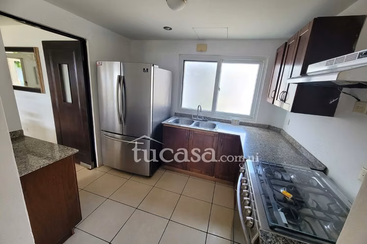 Renta con muebles en alamedas de las colinas!! 