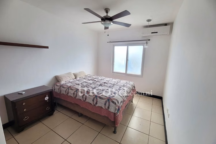 Renta con muebles en alamedas de las colinas!! 