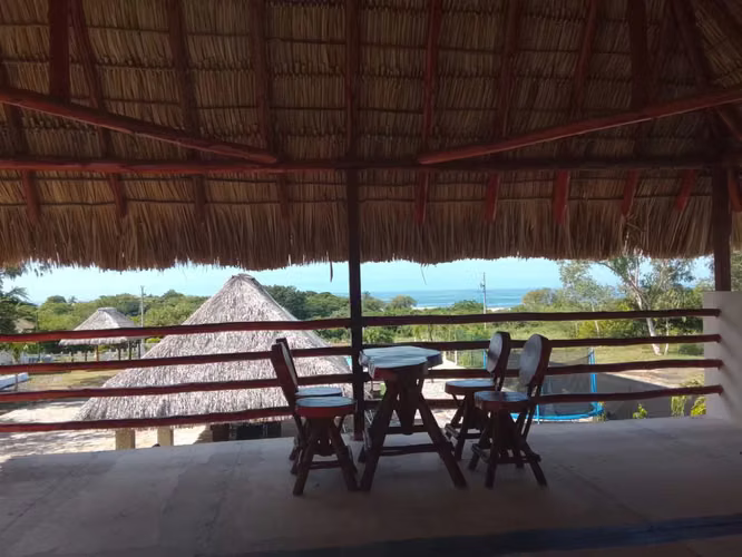 SE VENDE VILLA DE PLAYA EXCLUSIVA CON PISCINA Y CON VISTA AL MAR