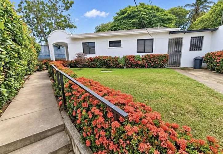 Renta de Casa en Residencial Bosques de Capistrano en Veracruz sin Muebles  - Imagen 1